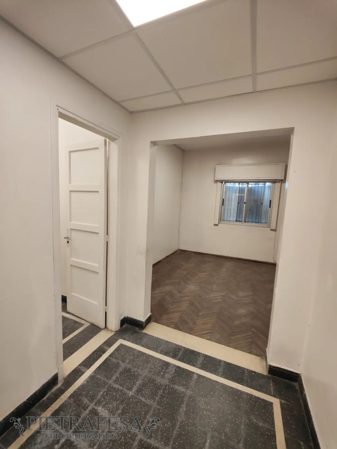 Casa ID.13588 - Casas en alquiler, 5dormitorios, 3baños, patio, azotea. Paso Molino.