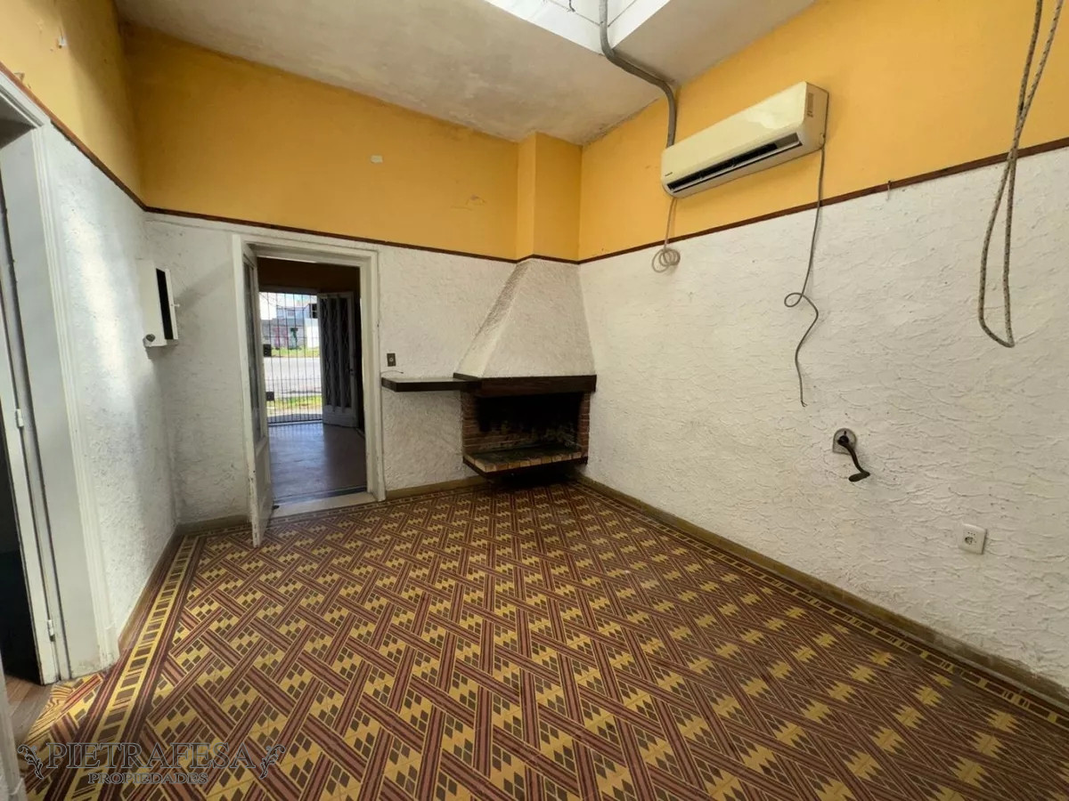 Casa ID.11230 - Casa en venta, 3 dormitorios, 1 baño, patio, azotea con parrillero - Buceo