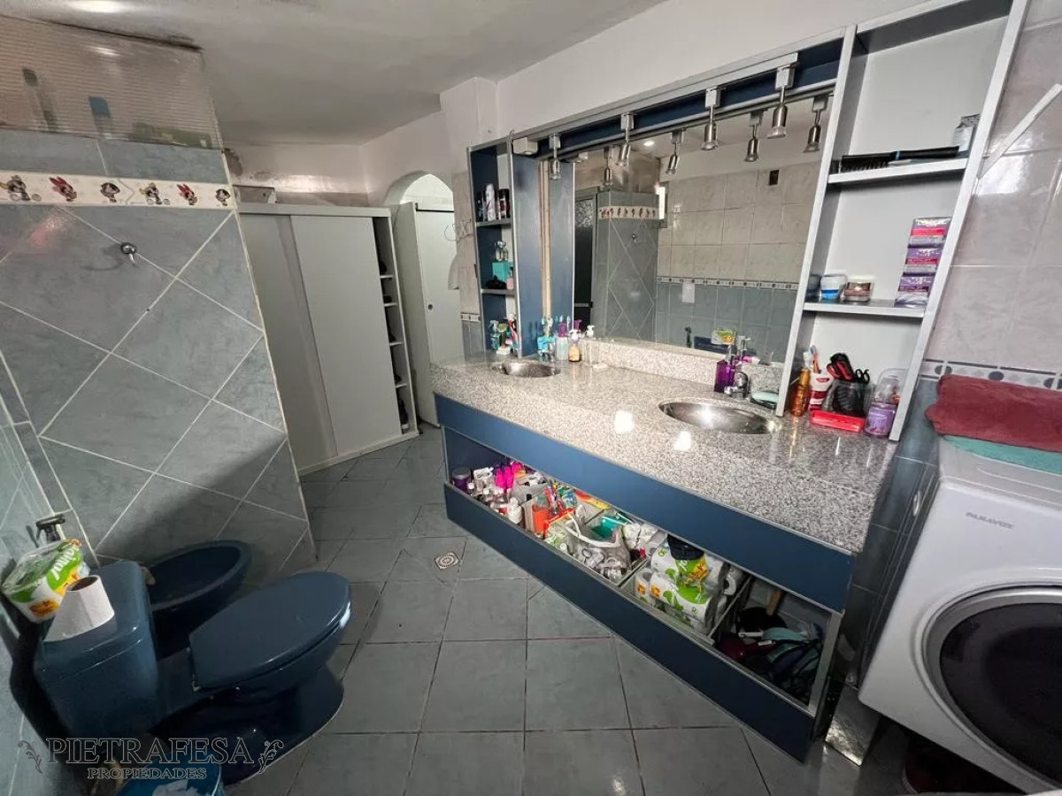 Casa ID.10986 - Casa en venta, 3 dorm, 3 baños, fondo, barbacoa, cochera