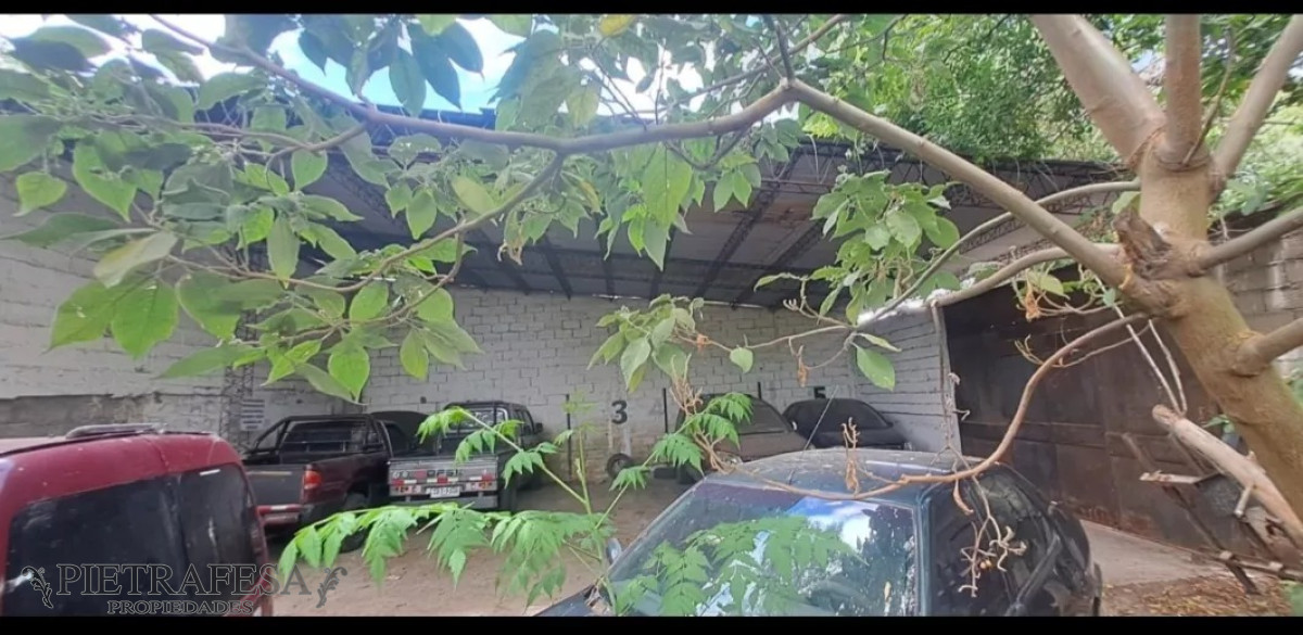Casa ID.8864 - Casa en venta con renta 2 dormitorios, 1 baño y cochera-Villa Española