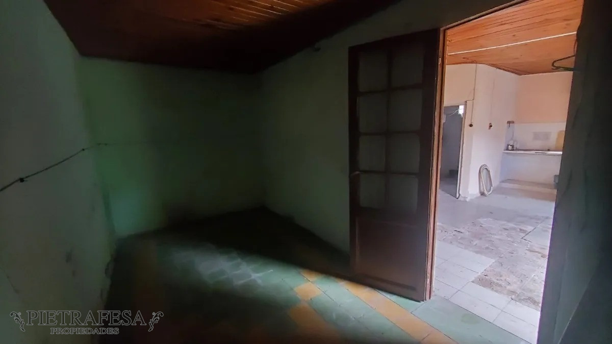 Casa ID.13842 - Oportunidad! 2 casas en venta con amplio terreno y galpón-Hipódromo