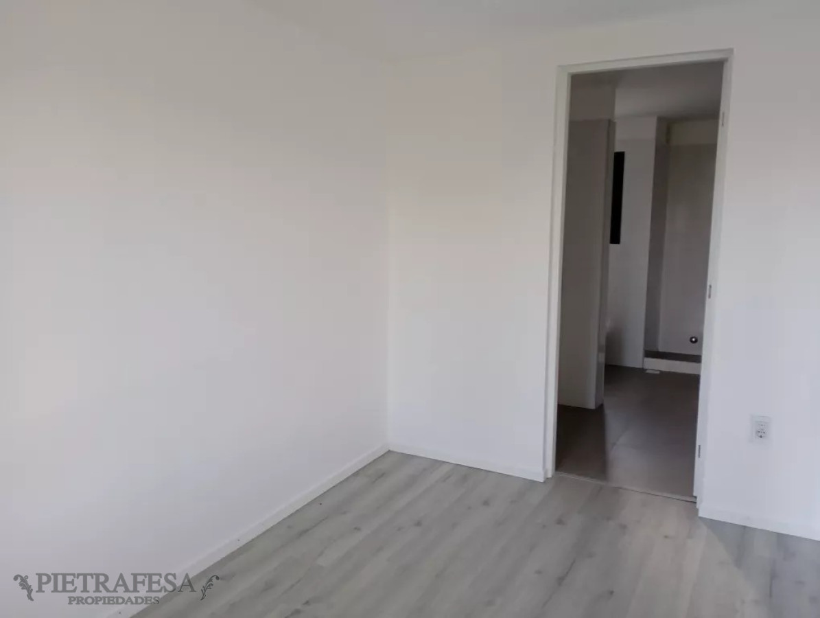 Casa ID.10750 - Casa en venta 3 dormitorios,4 baños, cochera- Parque de Solymar
