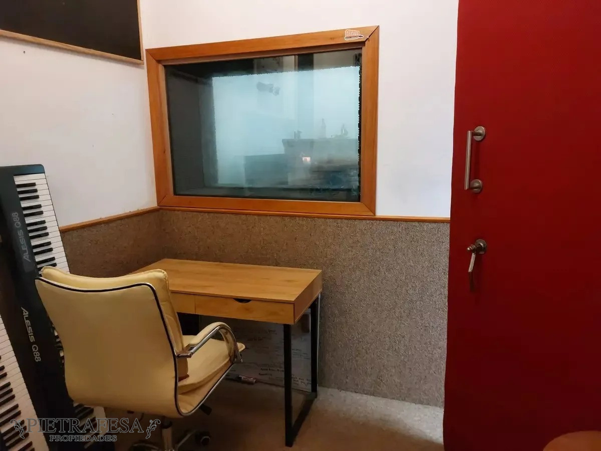 Casa ID.12428 - Casa con renta 2 dormitorios, gje, azotea-Tres Cruces 