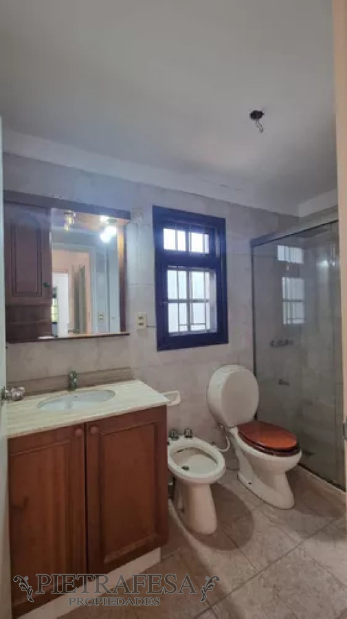Casa ID.13064 - Casa en alquiler, 3dormitorios, 3baños, patio, cochera. Carrasco.