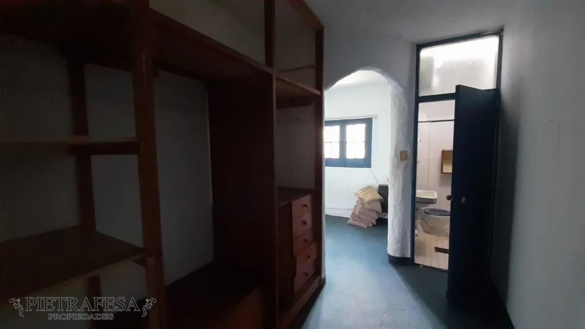 Casa ID.4427 - Casa a la venta - 4 dormitorios - 4 baños - jardín - cochera - Horacio Acosta y Lara - Carrasco Norte