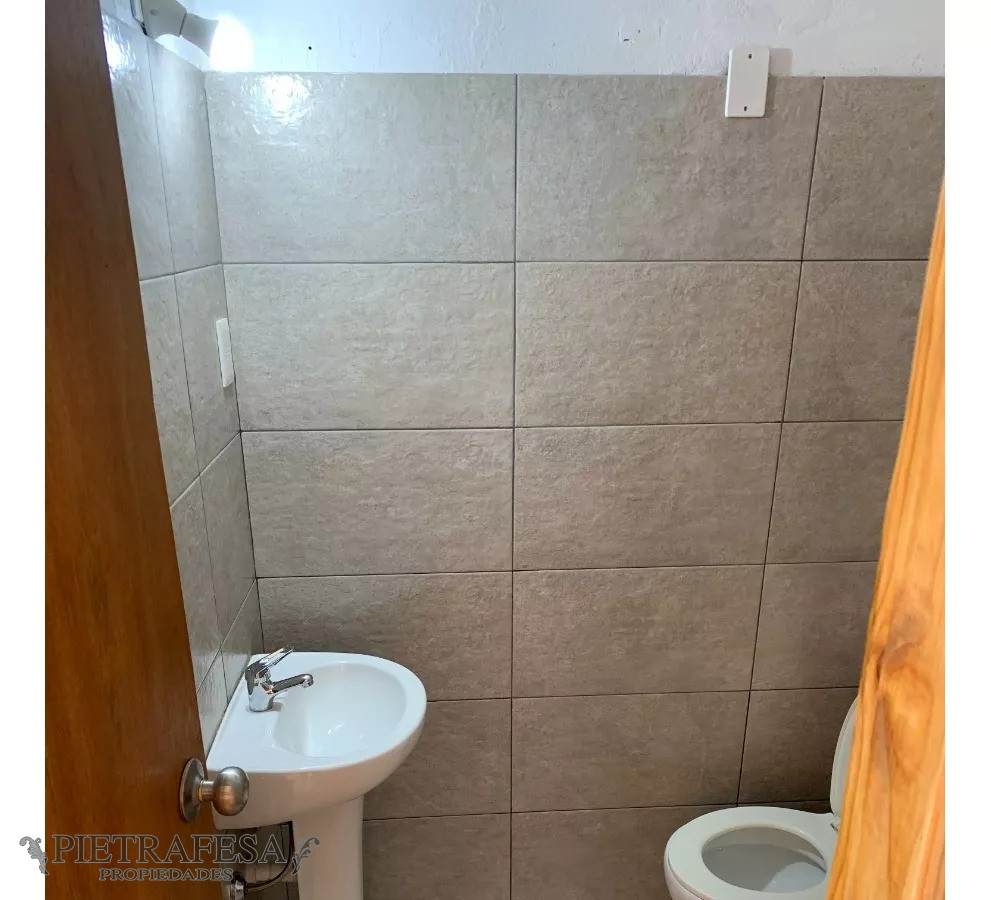 Casa ID.13186 - Casa y apto en venta, 4 dormitorios, cochera-Cerro 