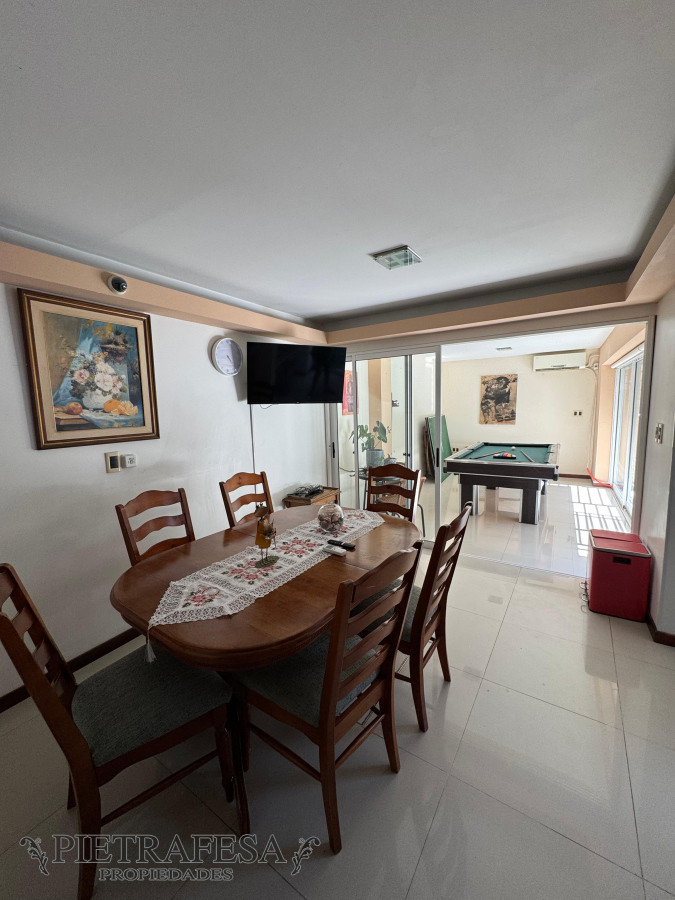Casa ID.12278 - Gran casa en venta 6 dormitorios, 4 baños, piscina-Punta Gorda