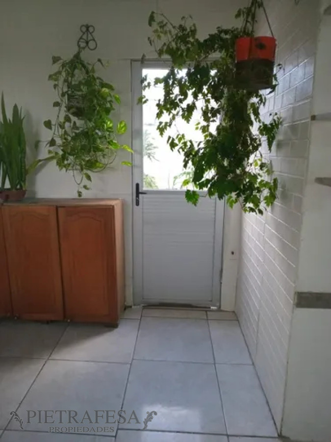 Casa ID.13580 - Casa en alquiler, 1dormitorio, 1baño, patio. Peñarol.