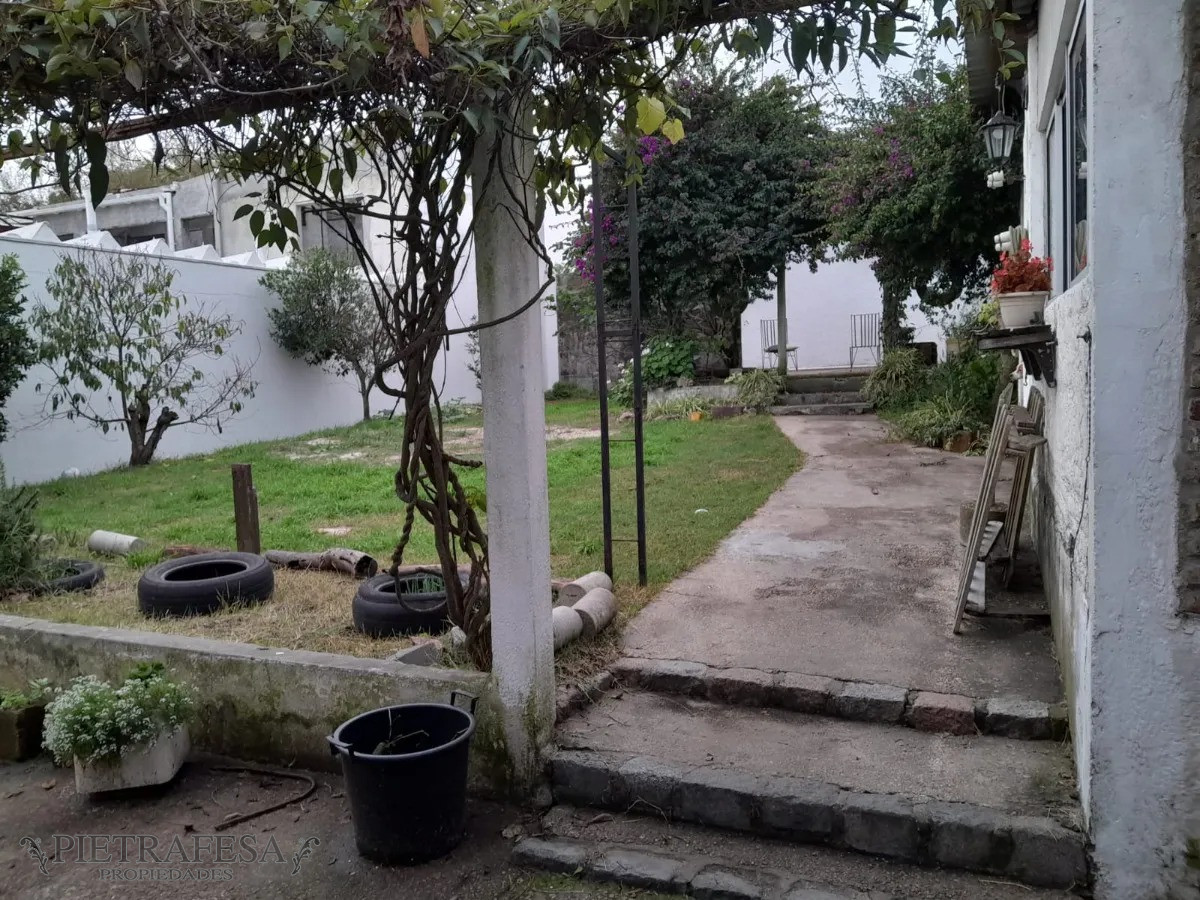 Casa ID.13502 - Casa en venta 3 dormitorios, 3 baños, gje-Colón 