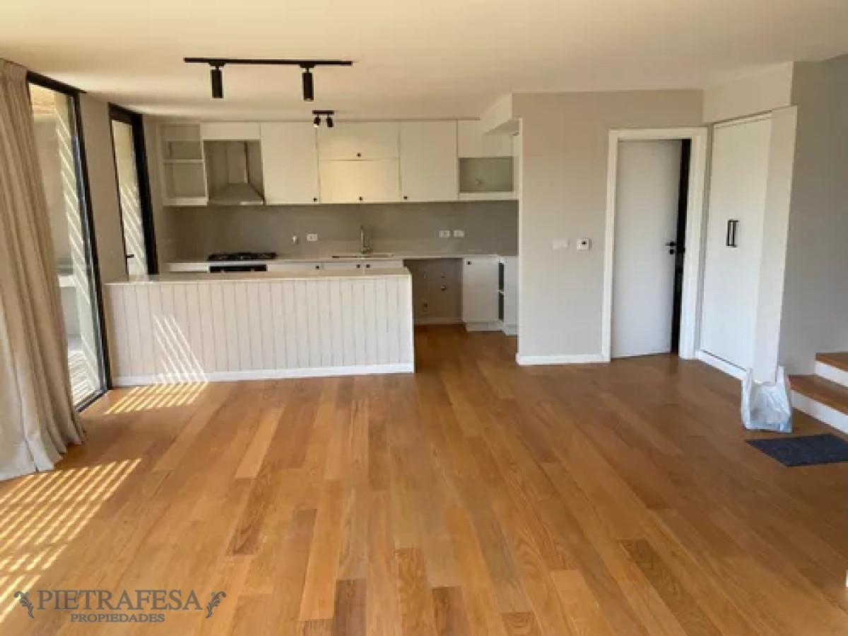 Casa ID.11399 - Casa en alquiler, 3dorm, 3baños, patio, cochera. Huertas de la Tahona.