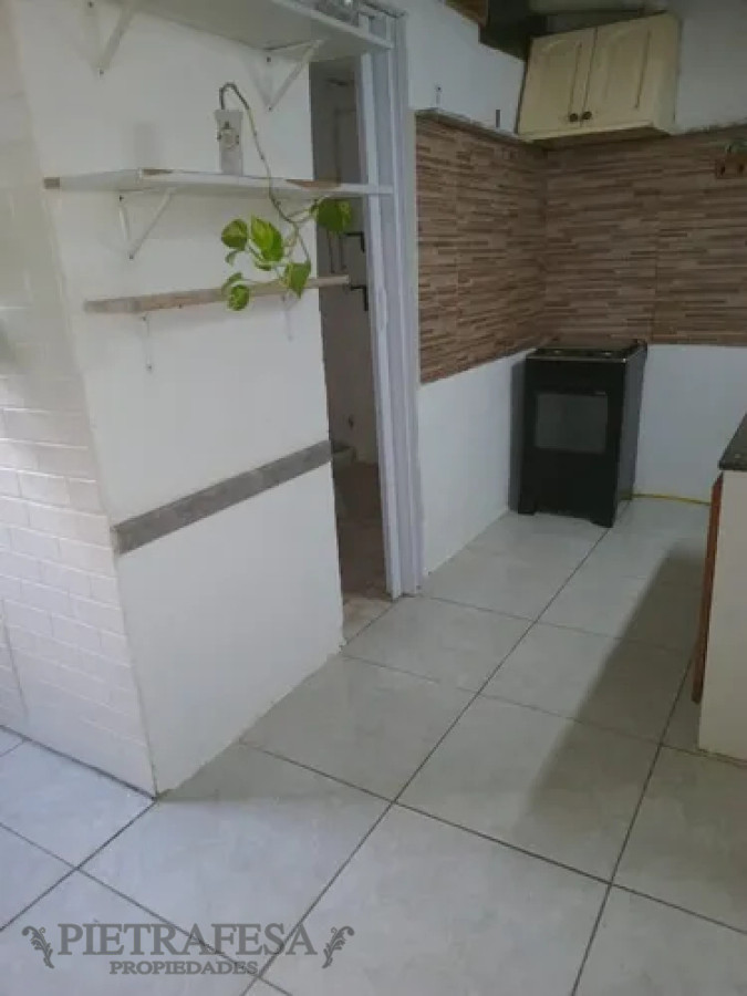 Casa ID.13580 - Casa en alquiler, 1dormitorio, 1baño, patio. Peñarol.