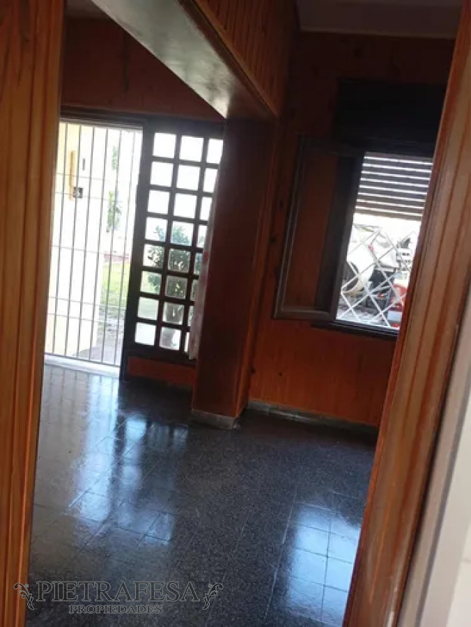 Casa ID.13644 - Casa en alquiler, 2dormitorios, 1baño, patio, cochera. Curva de Maroñas.