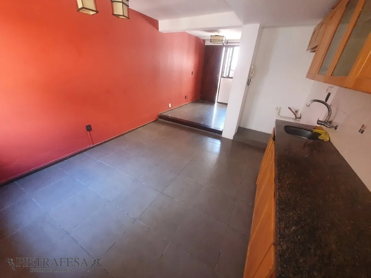 Casa ID.1868 - Venta casa dúplex con renta 2 dormitorios 1 baño- Minas- Palermo