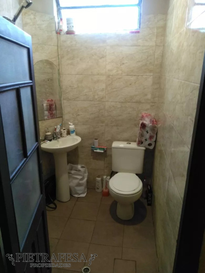Casa ID.9231 - PH con renta en venta, 2 dormitorios, 1 baño-Tres Cruces