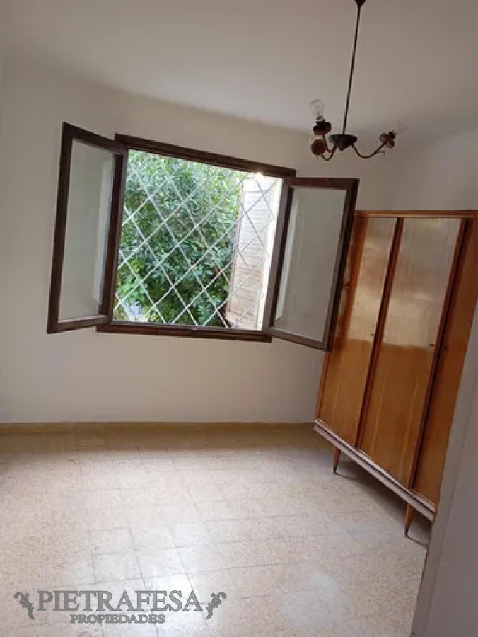 Casa ID.13644 - Casa en alquiler, 2dormitorios, 1baño, patio, cochera. Curva de Maroñas.