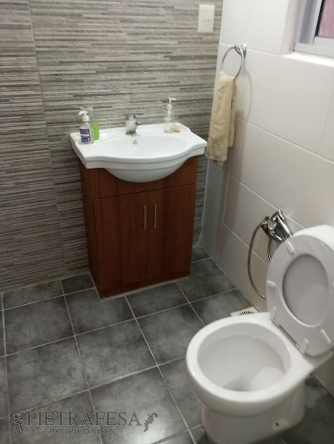 Casa ID.10668 - Casa en venta 2 dormitorios, 1 baño, patio- Tres Cruces