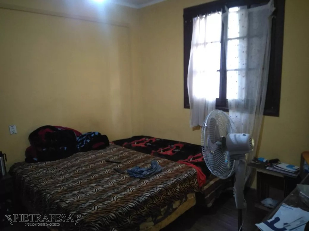 Casa ID.9231 - PH con renta en venta, 2 dormitorios, 1 baño-Tres Cruces