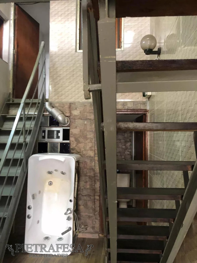 Casa ID.7676 - Casa en venta, Con Renta  3 dormitorios, 1 baño y barbacoa-Antonio Diaz - Prado 