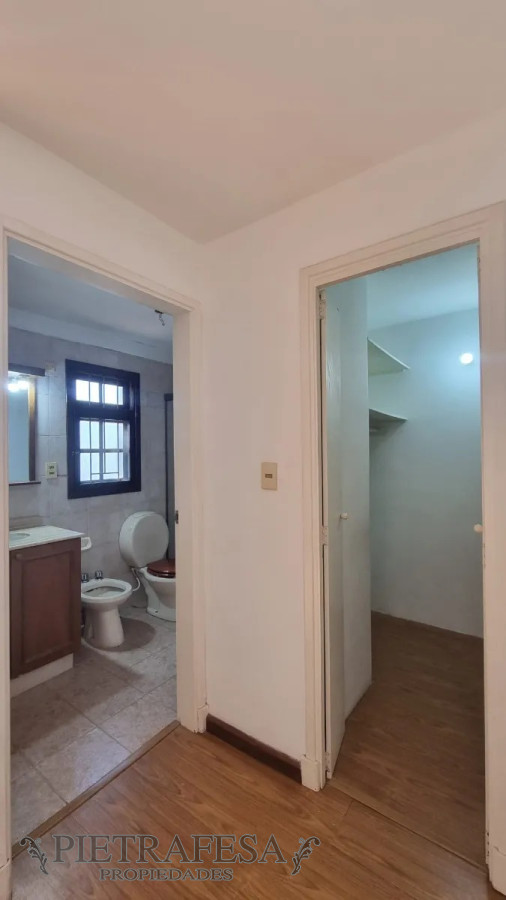 Casa ID.13780 - Casa en venta 3 dormitorios, 3 baños, patio-Carrasco 