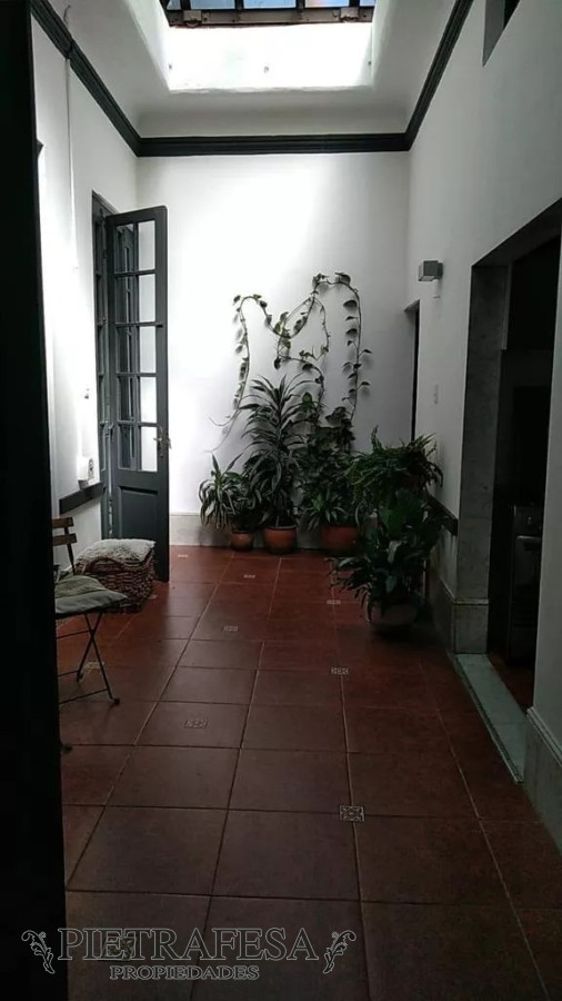 Casa ID.5832 - Casa en venta 3 dormitorios, 1 baño y azotea con parrillero- Miñones- Punta Carretas