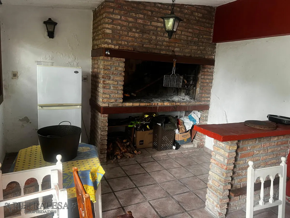 Casa ID.12692 - Casa en venta, 4dormitorios, 2baños, patio, barbacoa, garaje. Pocitos