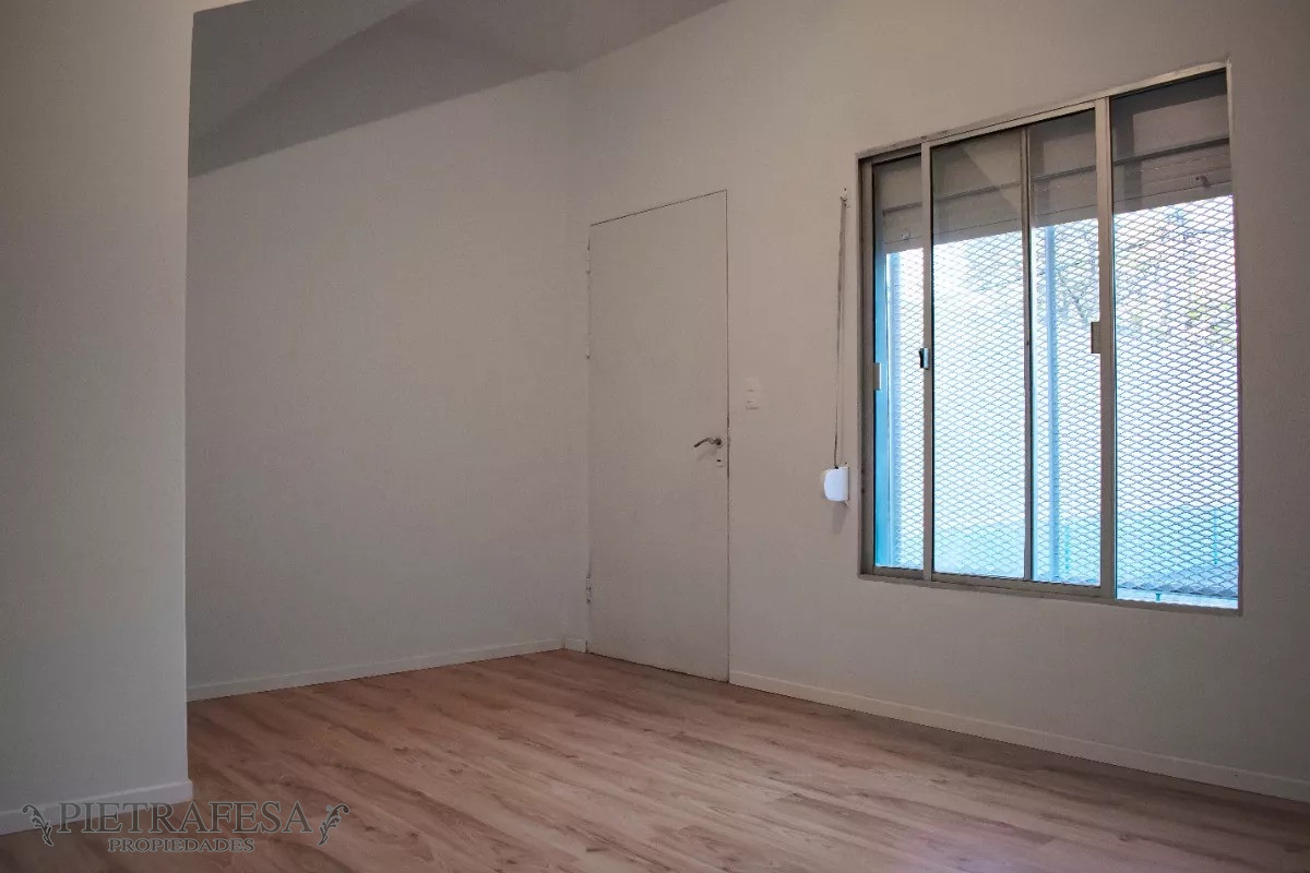 Casa ID.10150 - Casa en venta con renta 2 dormitorios, 1 baño, cochera y patio-Maroñas