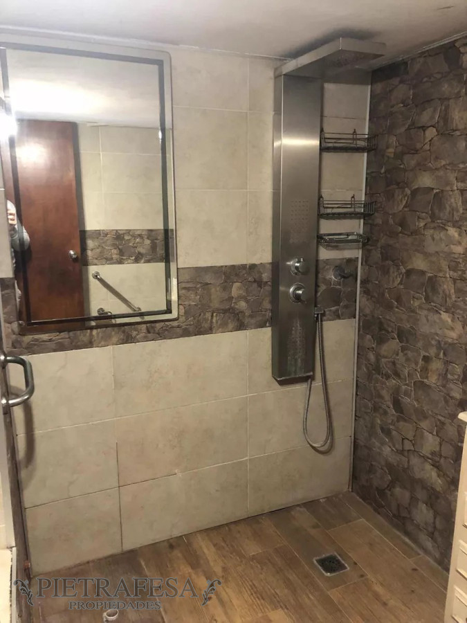 Casa ID.7676 - Casa en venta, Con Renta  3 dormitorios, 1 baño y barbacoa-Antonio Diaz - Prado 