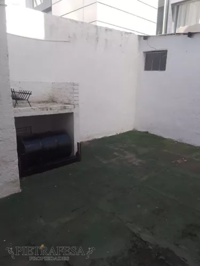 Casa ID.13165 - Casa en alquiler, 5dormitorios, 2baños, patio. Prado.