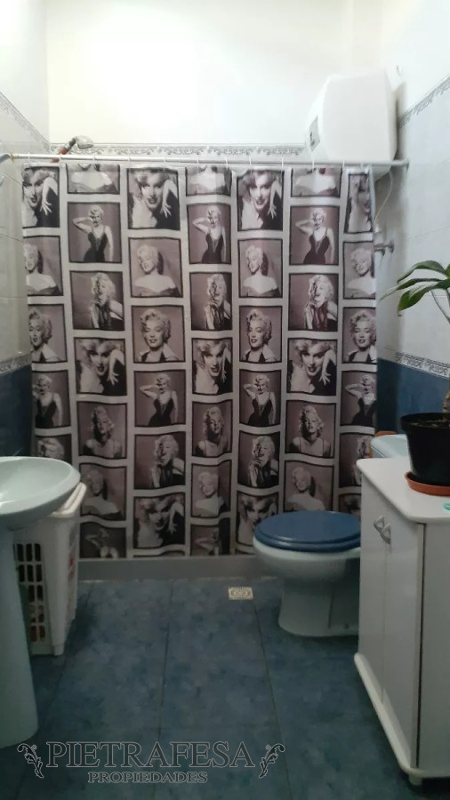 Casa ID.8088 - Casa en venta con renta 2 dormitorios, 1 baño y azotea- Pablo Zufriategui - Paso Molino