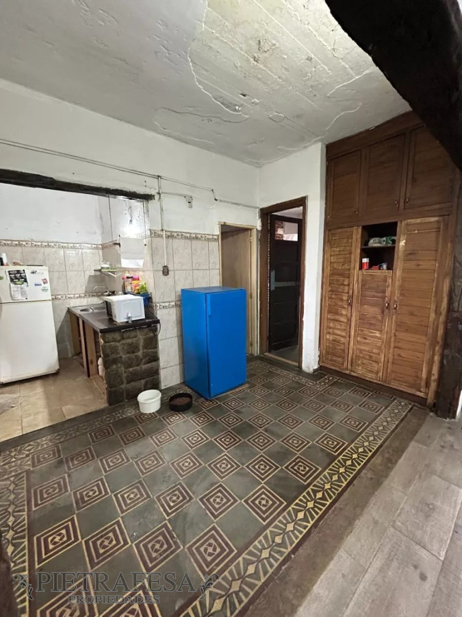 Casa ID.8716 - Casa en venta 2 dormitorios, 1 baño, fondo y cochera-Flor de Maroñas