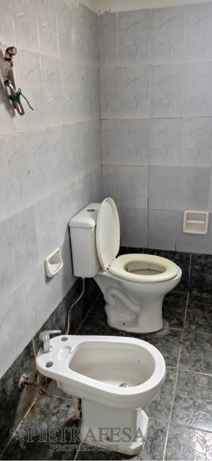 Casa ID.2519 - Casa y apartamento en venta 2 dormitorios 1 baño, fondo y cochera-Magenta-Buceo