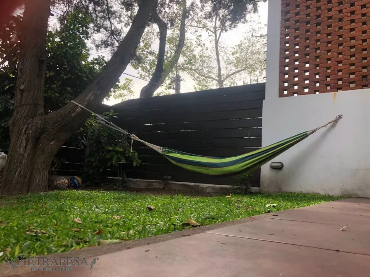 Casa ID.10464 - Casa en venta 3 dormitorios, 2 baños, patio, gje-Malvin 