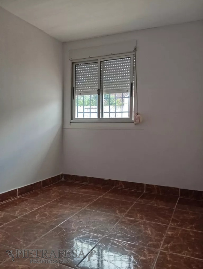 Casa ID.9652 - Casa en venta 2 dormitorios, 1 baño, fondo-Villa Española 