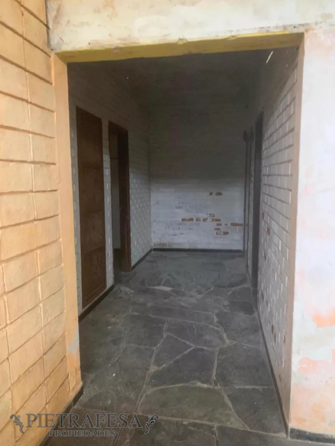 Casa ID.9715 - Casa mas aptos a reciclar y galpón en venta- Nuevo Paris