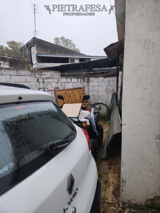 Casa ID.7987 - Casa mas apto en venta, 3 dormitorios, 2 baños, fondo y cochera-  José Piendibene -Jardines del Hipódromo