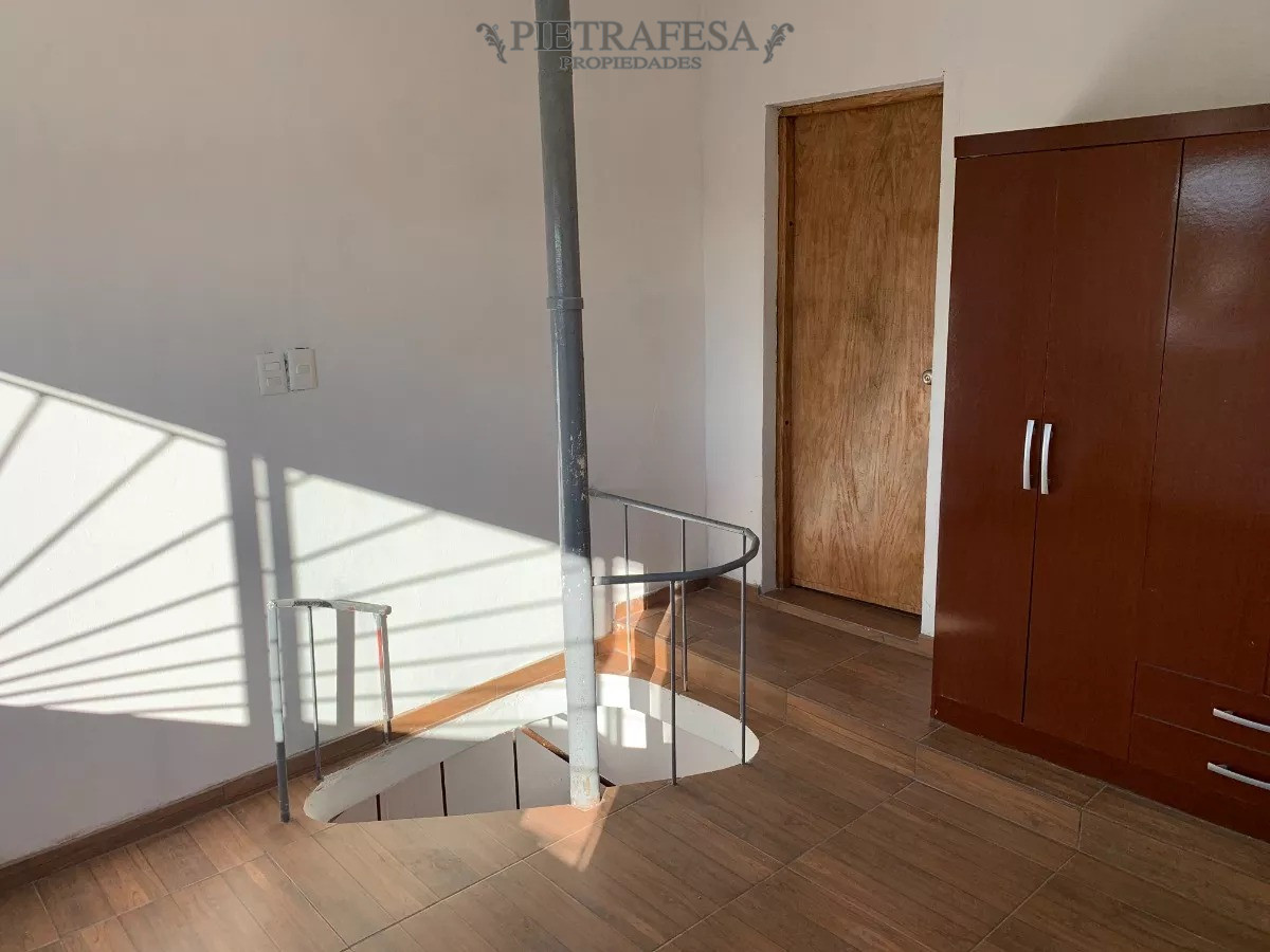 Casa ID.13186 - Casa y apto en venta, 4 dormitorios, cochera-Cerro 