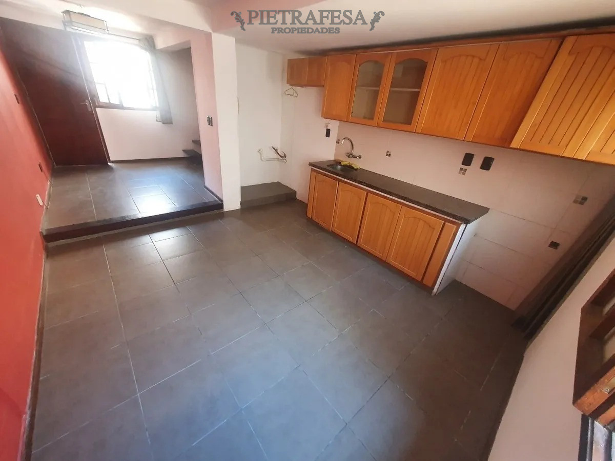 Casa ID.1868 - Venta casa dúplex con renta 2 dormitorios 1 baño- Minas- Palermo