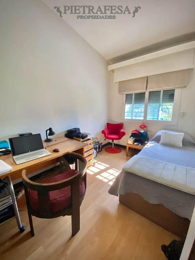 Casa ID.6238 - Casa en venta 3 dormitorios, 3 baños, fondo con barbacoa, piscina y garaje-Lancasteriana-Carrasco Norte