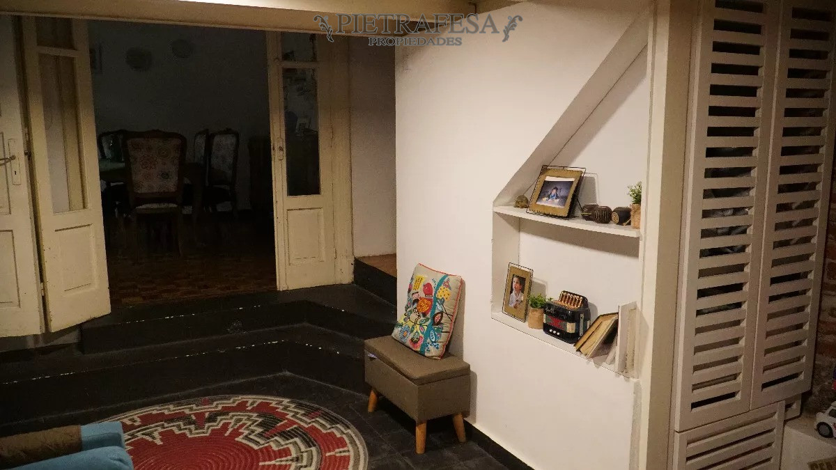 Casa ID.9814 - Casa en venta 6 dormitorios,2 baños, gje, azotea-La Blanqueada