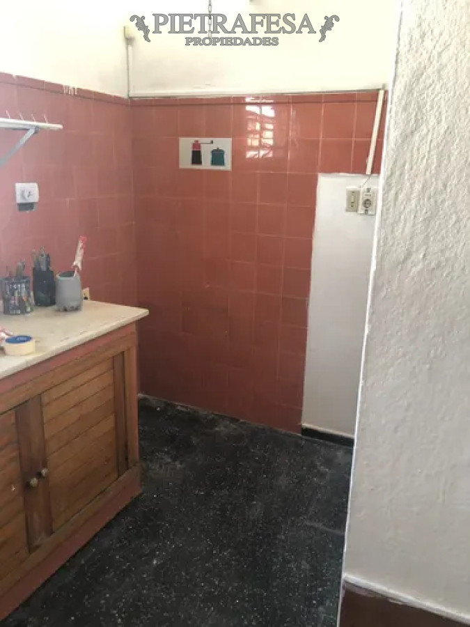 Casa ID.14320 - Casa en venta, 3 dormitorios, 2 baños. Dos plantas. Brazo Oriental.
