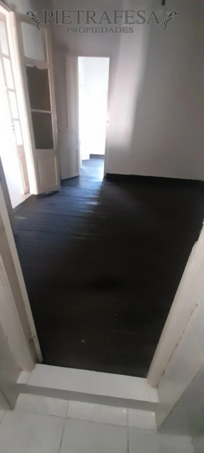 Casa ID.16000 - Casa en alquiler, 2 dormitorios, 1 baño, patio. Capurro.