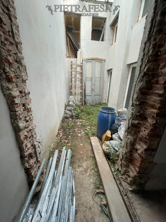 Casa ID.10424 - Casa a terminar en venta, 3 dormitorios, 2 baños-Palermo 