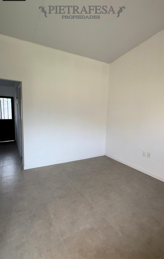 Casa ID.15347 - Casa en alquiler, 1 dormitorio, 1 baño, patio con parrillero, cochera. El Pinar.