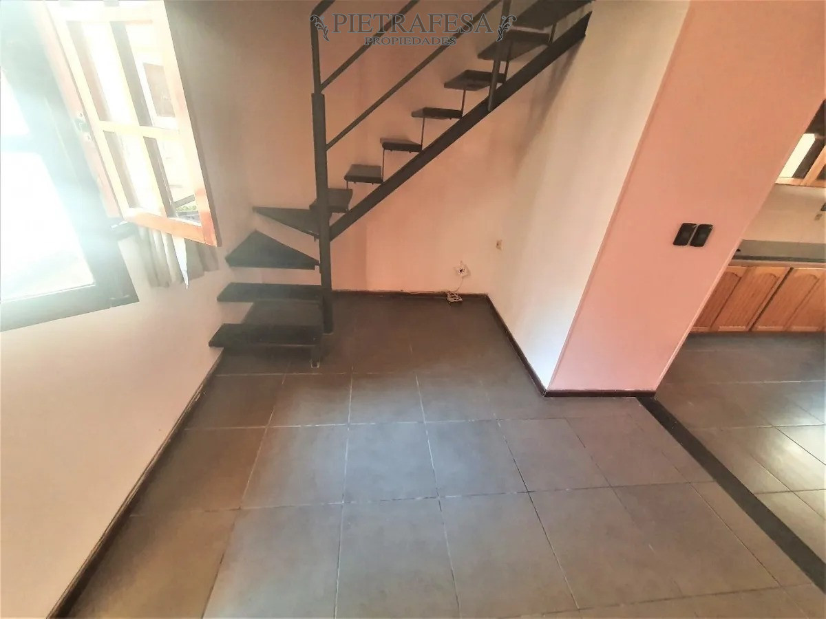 Casa ID.1868 - Venta casa dúplex con renta 2 dormitorios 1 baño- Minas- Palermo