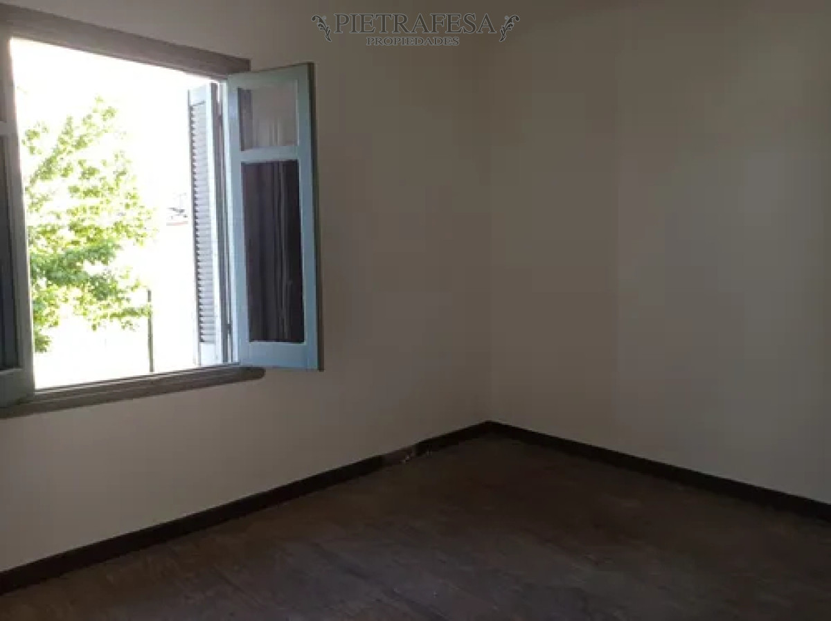 Casa ID.13566 - Casa en alquiler, 3dormitorios, 1baño. Paso Molino.