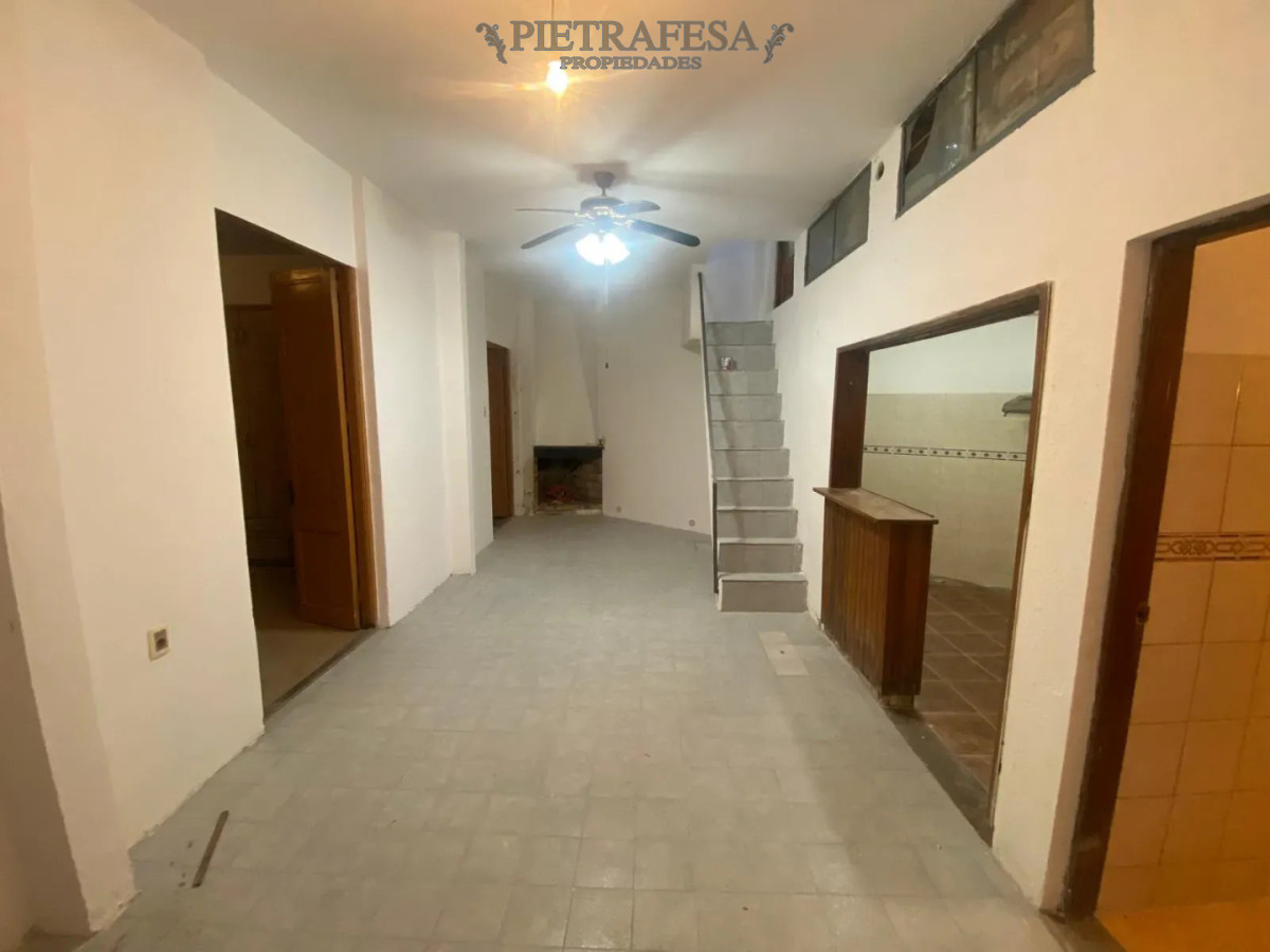 Casa ID.15289 - Casa en alquiler, 2 dormitorios, 1 baño, azotea. Jacinto Vera.