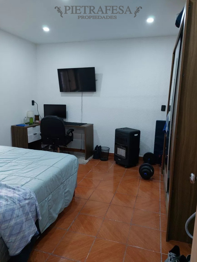 Casa ID.8866 - 2 casas en venta con renta!!, 4 dormitorios, 2 baños, fondo, gje-Paso de las Duranas