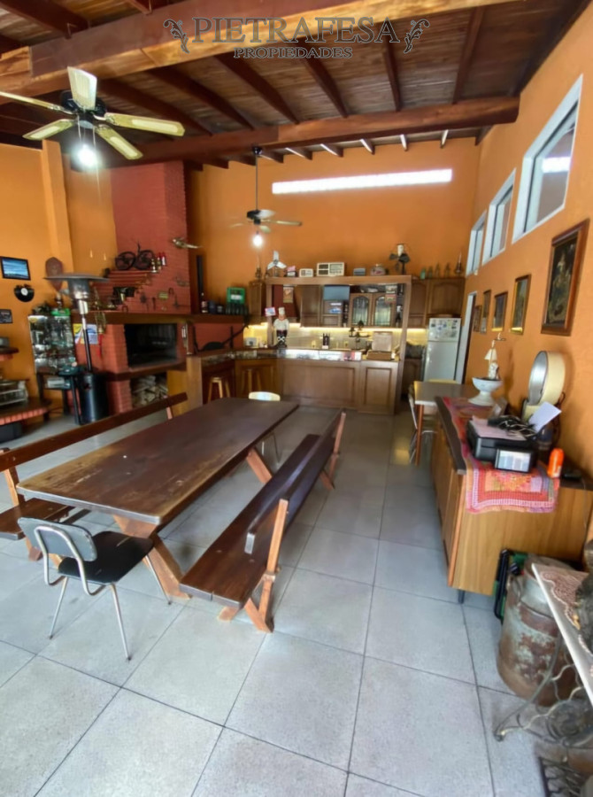 Casa ID.15606 - Casa + galpón en alquiler, 3 dormitorios, 2 baños, patio, barbacoa, garaje. Malvin Norte.