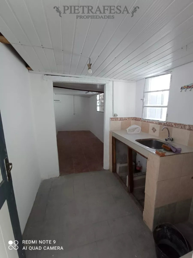 Casa ID.9620 - Casa en venta con renta, 2 dormitorios, 1 baño, patio- Unión.