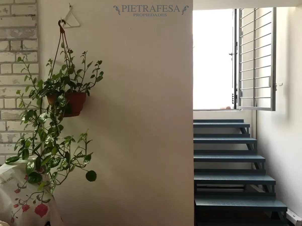Casa ID.12428 - Casa con renta 2 dormitorios, gje, azotea-Tres Cruces 